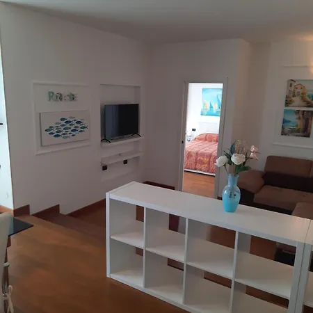 Apartment Happy Moments *